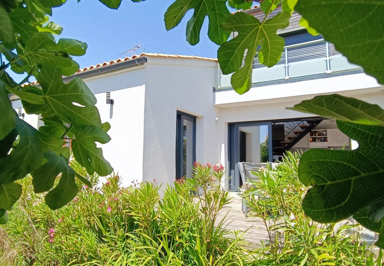 Villa in Les Sables-d´Olonne - MALIBU- Villa-vue mer de l'étage-crique à 100m