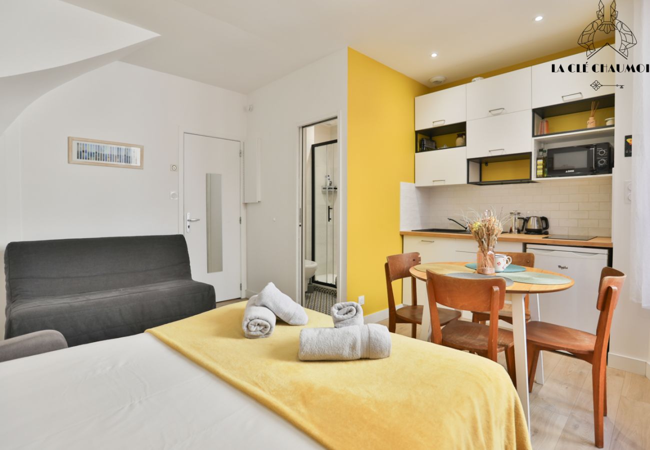 Studio in Les Sables-d´Olonne - 🌞 Lieu Jaune – Studio cosy L’Île Penotte, plage à 50 m 