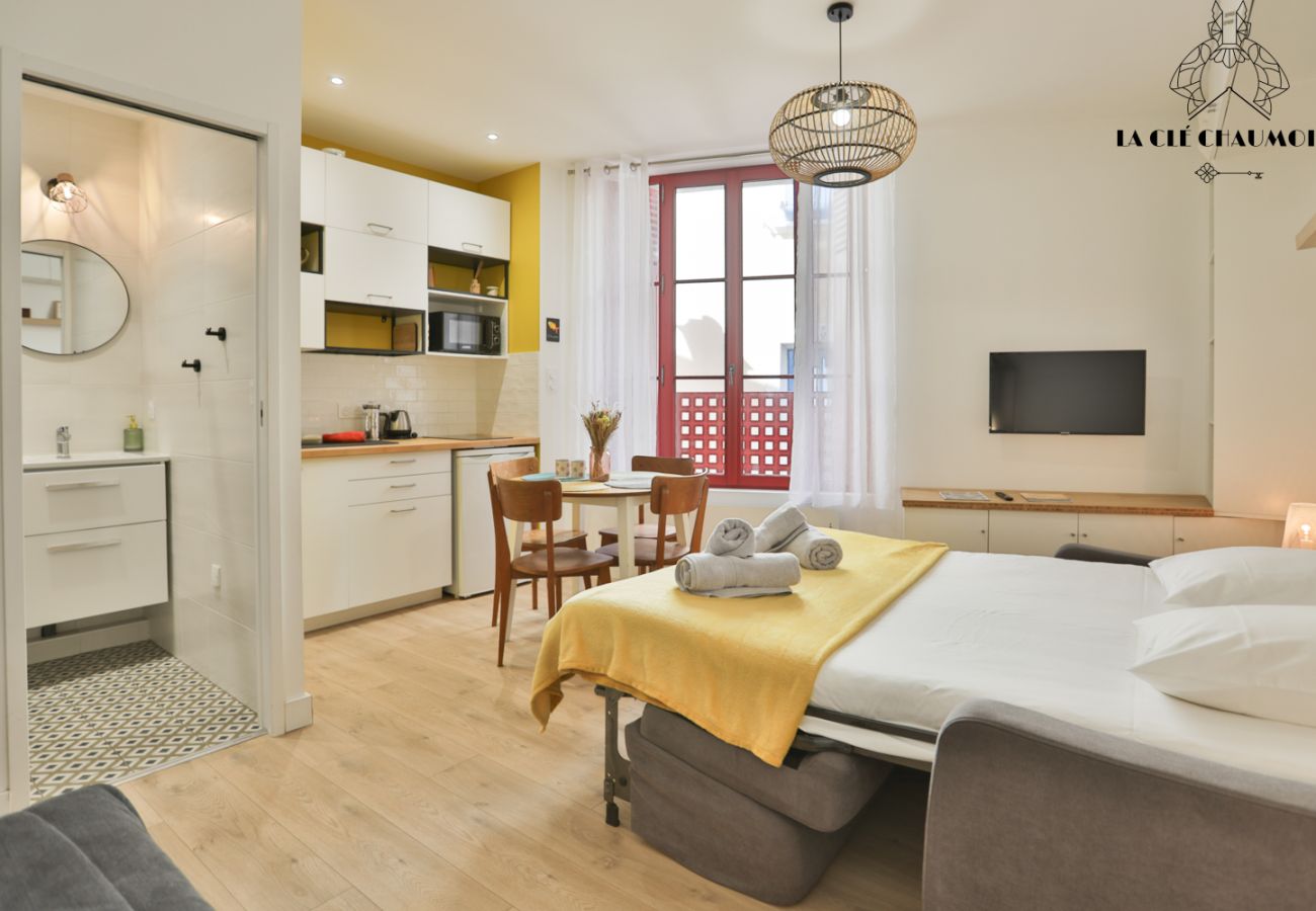 Studio in Les Sables-d´Olonne - 🌞 Lieu Jaune – Studio cosy L’Île Penotte, plage à 50 m 