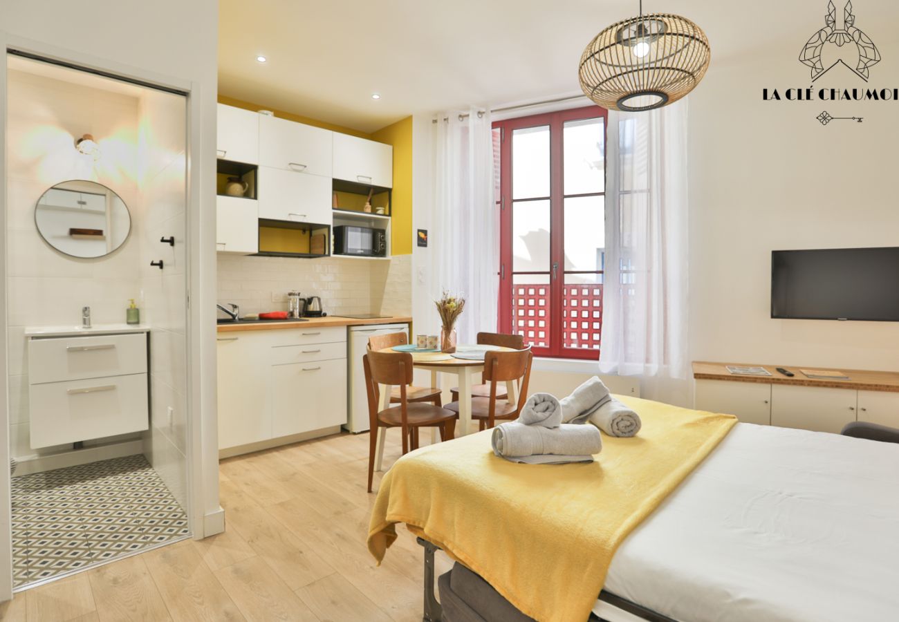 Studio in Les Sables-d´Olonne - 🌞 Lieu Jaune – Studio cosy L’Île Penotte, plage à 50 m 