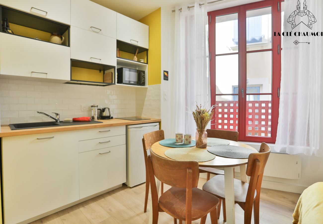 Studio in Les Sables-d´Olonne - 🌞 Lieu Jaune – Studio cosy L’Île Penotte, plage à 50 m 