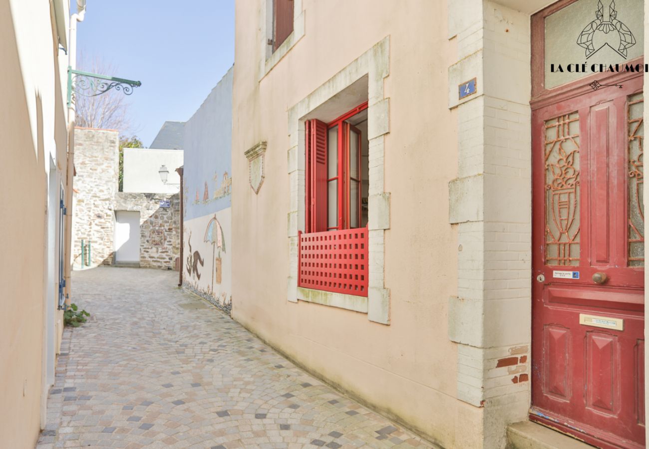 Studio in Les Sables-d´Olonne - 🌞 Lieu Jaune – Studio cosy L’Île Penotte, plage à 50 m 