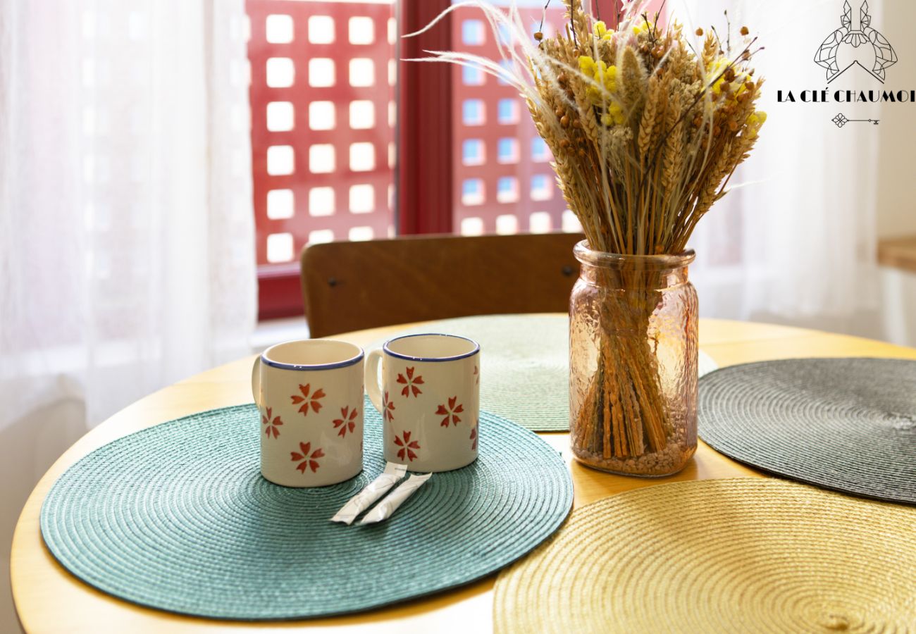 Studio in Les Sables-d´Olonne - 🌞 Lieu Jaune – Studio cosy L’Île Penotte, plage à 50 m 