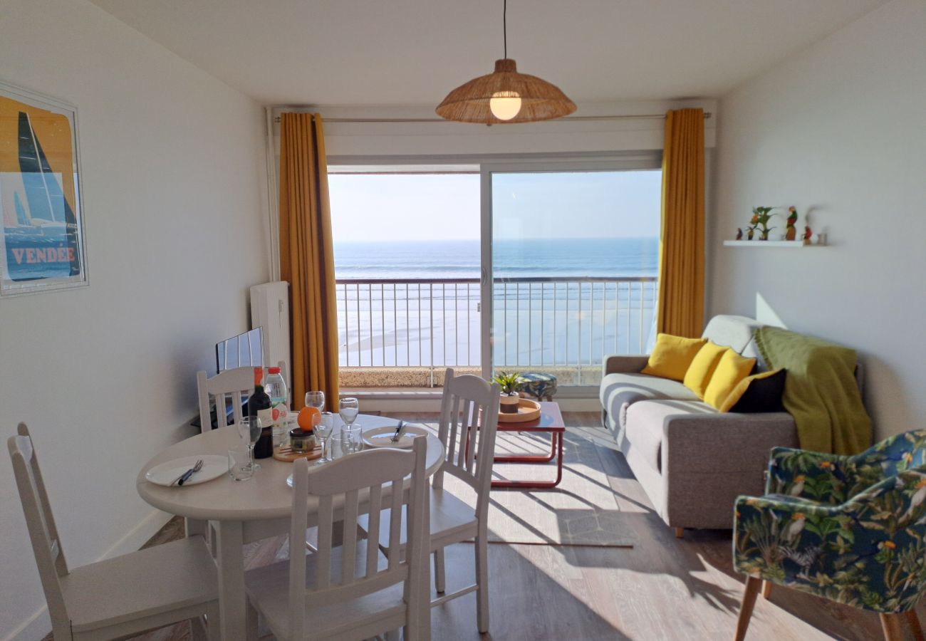 Apartment in Les Sables-d´Olonne - MIREILLE - Appartement 4* vue mer - 2/4 pers