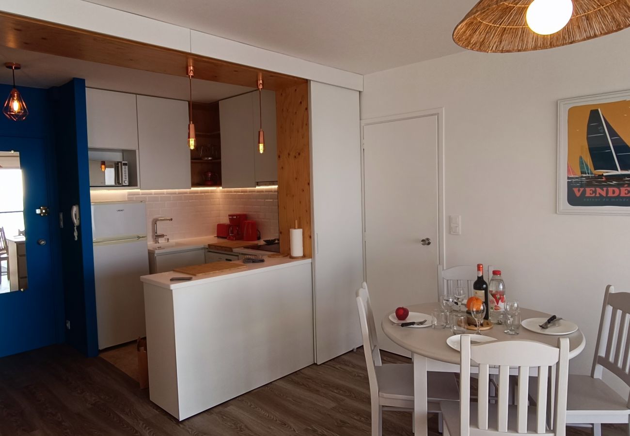 Apartment in Les Sables-d´Olonne - MIREILLE - Appartement 4* vue mer - 2/4 pers