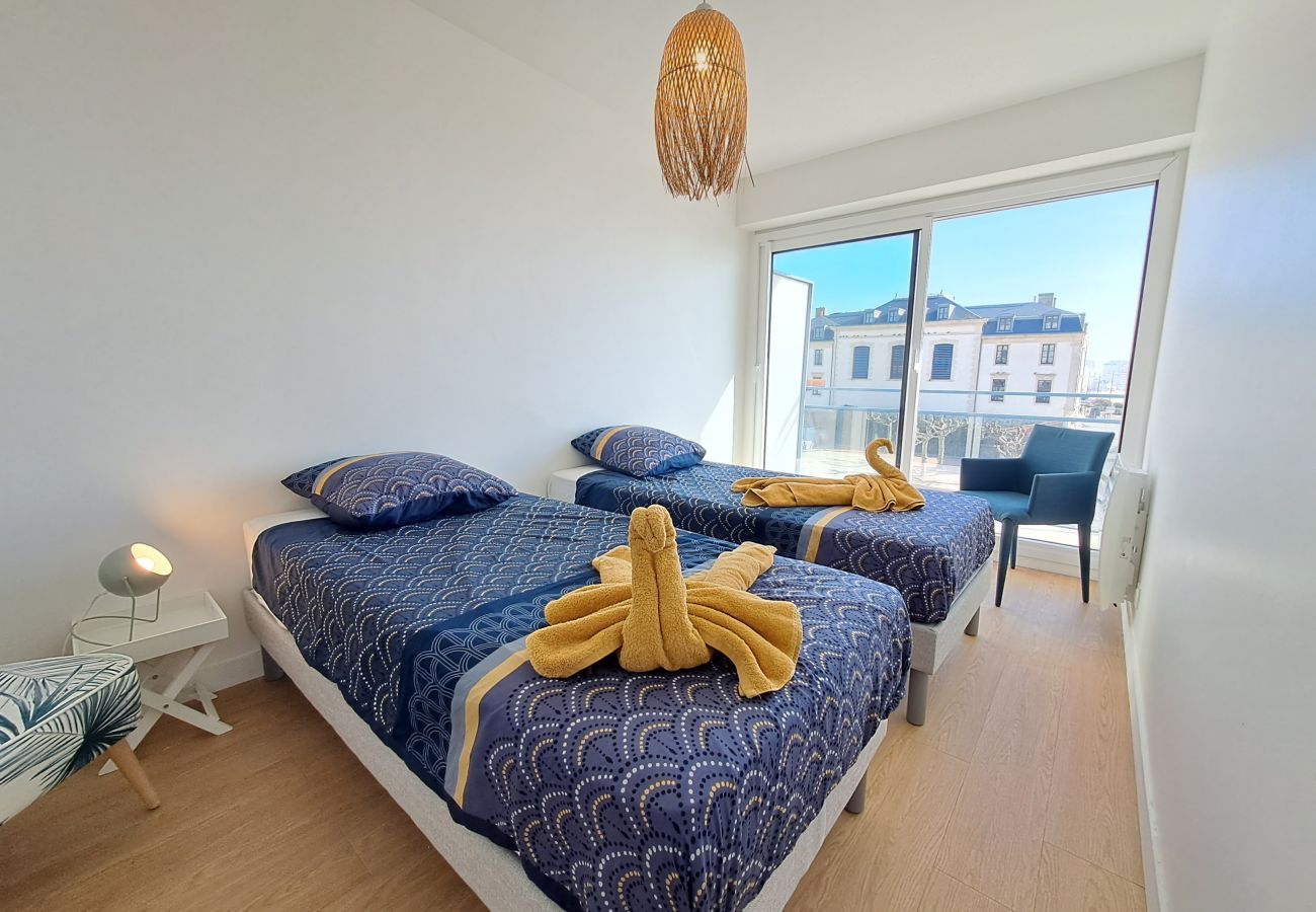 Apartment in Les Sables-d´Olonne - Plein soleil- Appartement de standing vue mer