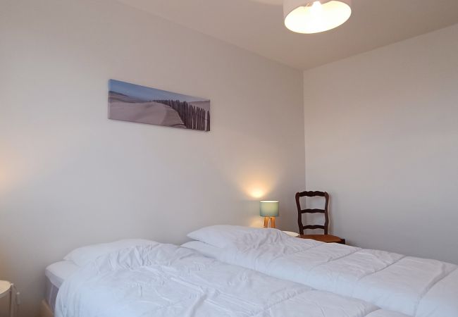 Apartment in Les Sables-d´Olonne - Valparaiso-Vue Mer-2 ch-Garage-Sables d'olonne
