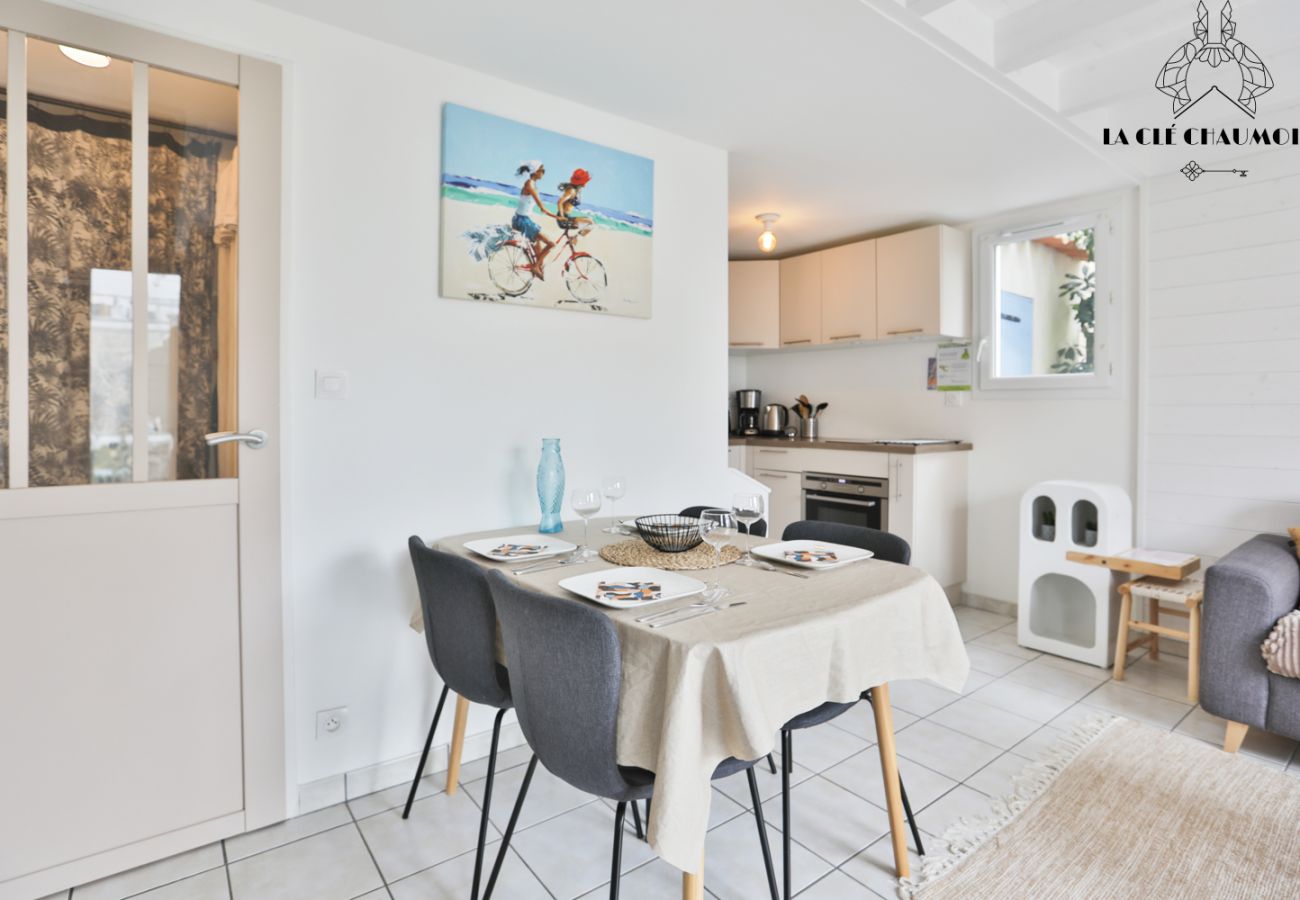 House in Les Sables-d´Olonne - Maison paisible avec jardin et piscine – Esprit vacances