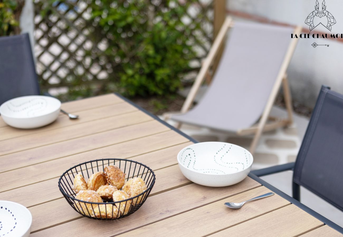 House in Les Sables-d´Olonne - Maison paisible avec jardin et piscine – Esprit vacances