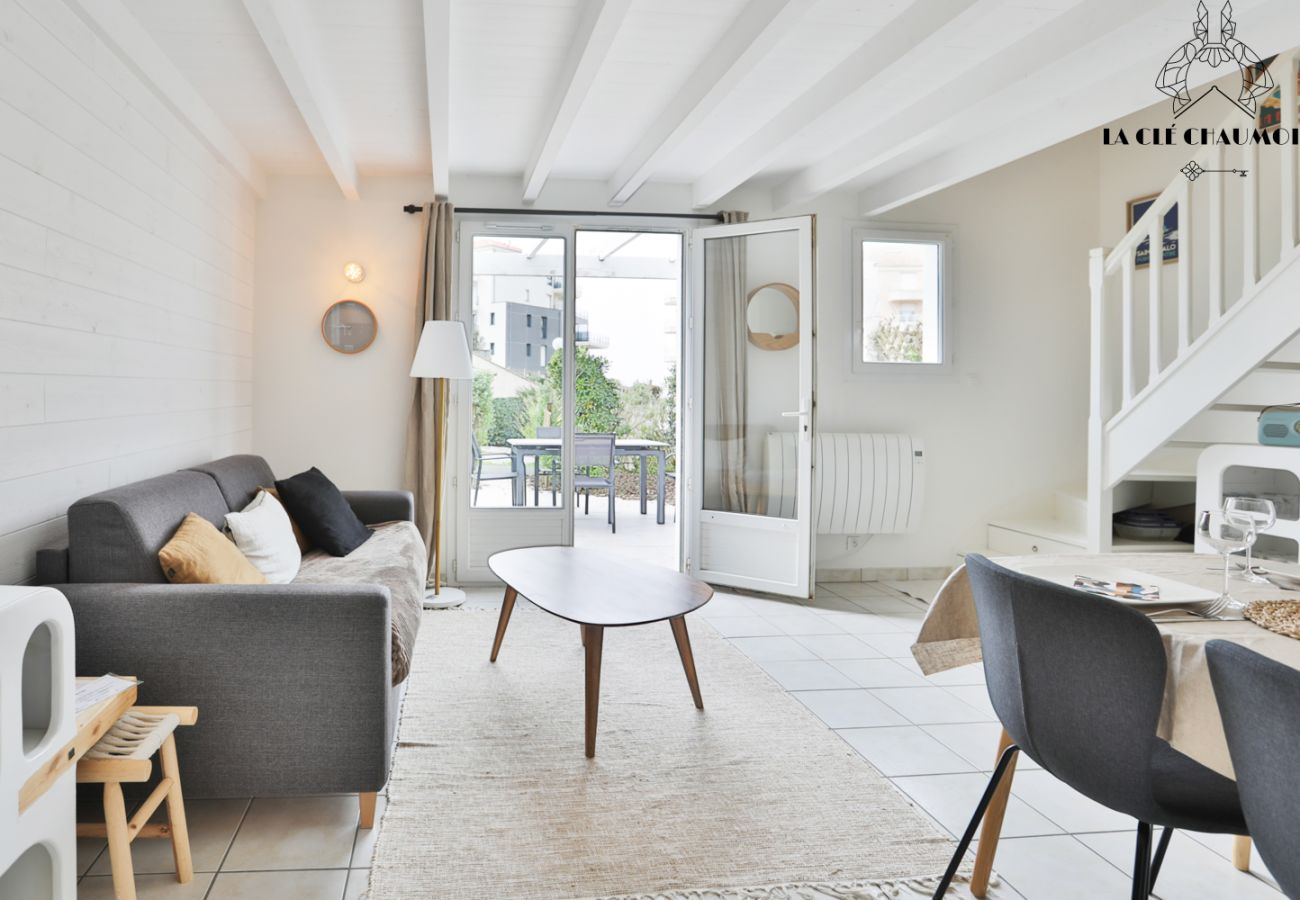 House in Les Sables-d´Olonne - Maison paisible avec jardin et piscine – Esprit vacances