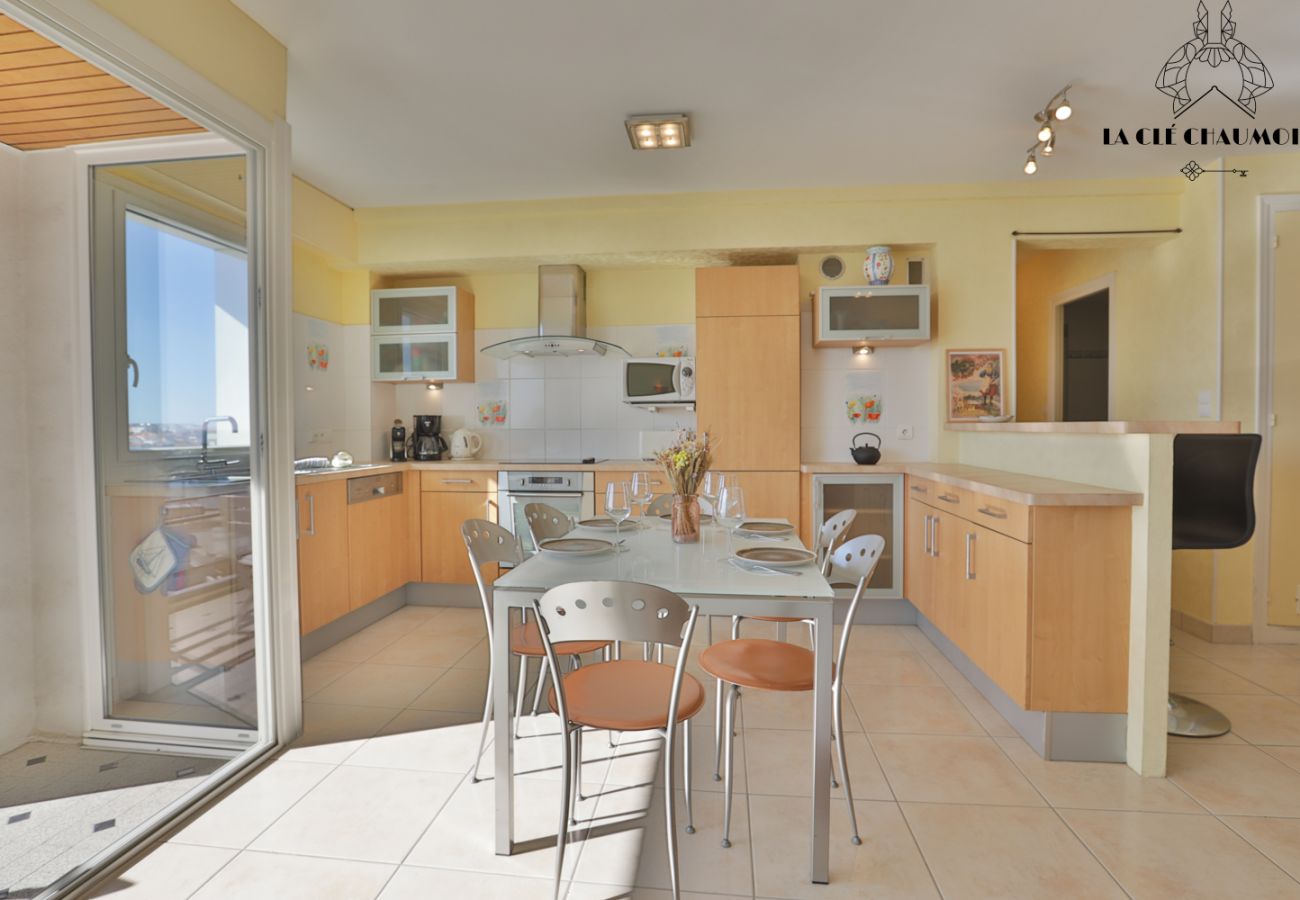 Apartment in Les Sables-d´Olonne - Appartement vue CHENAL I Les Sables I parking