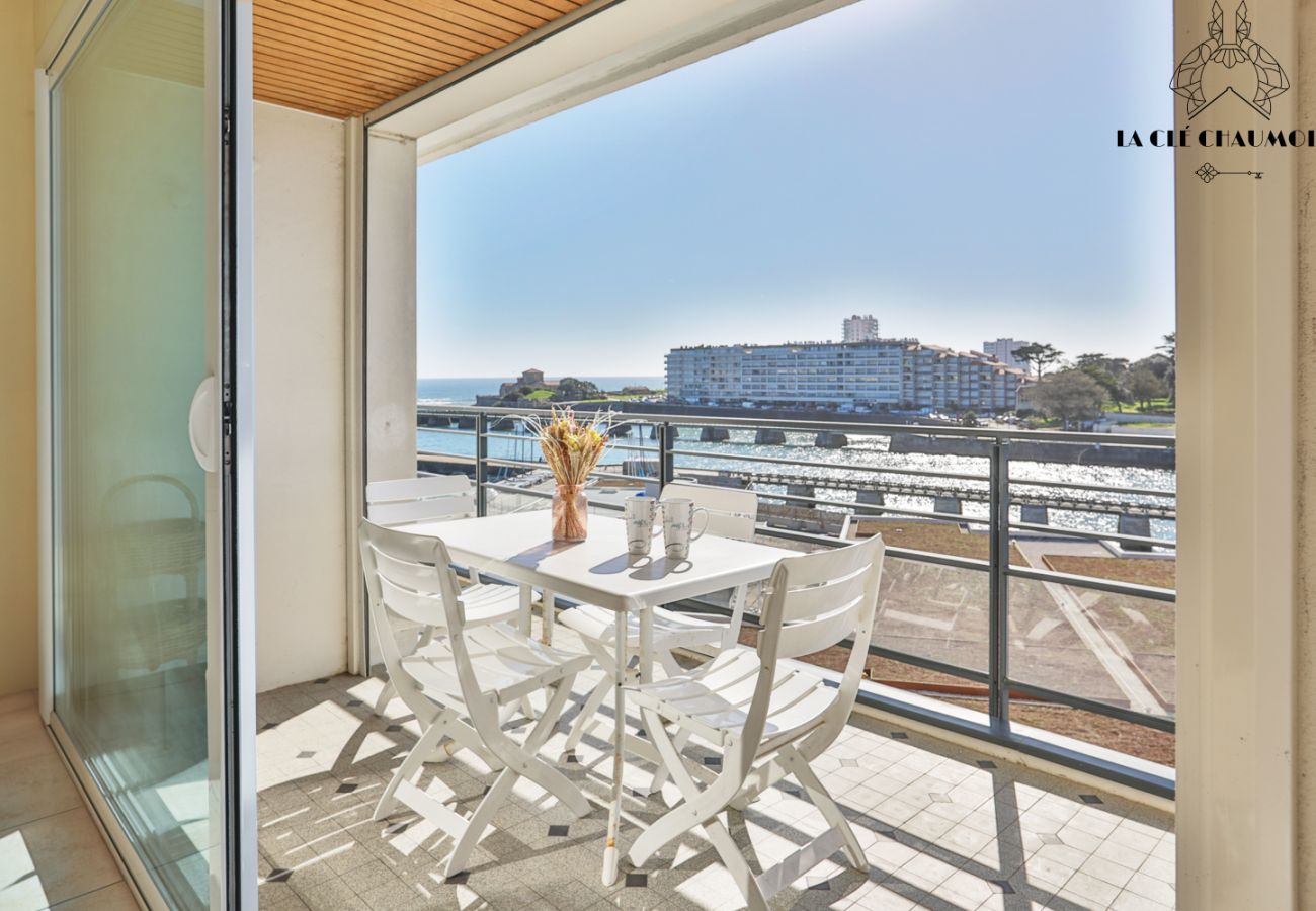Apartment in Les Sables-d´Olonne - Appartement vue CHENAL I Les Sables I parking