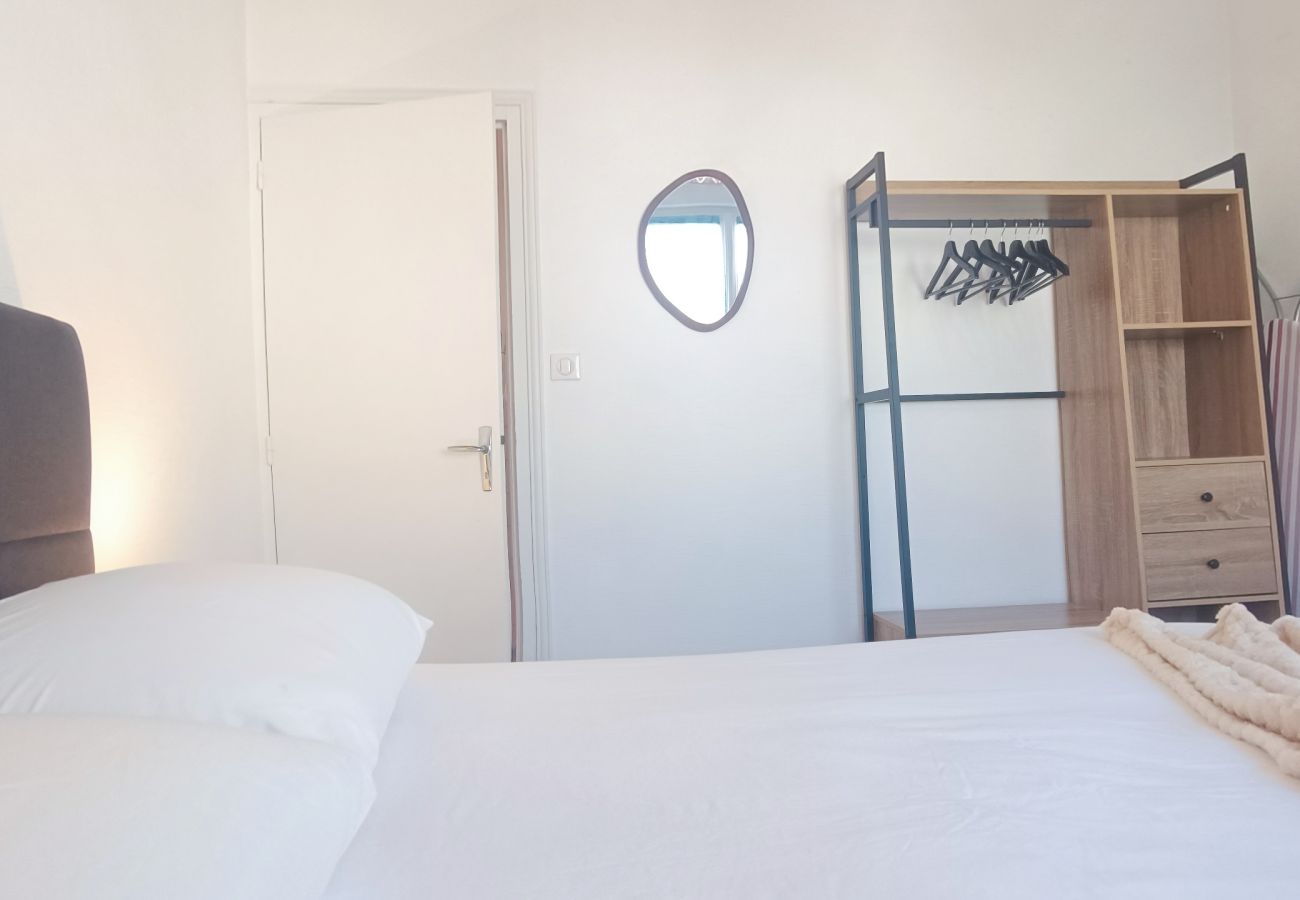 Apartment in Les Sables-d´Olonne - Rosemonde- Logement sur le quai de la chaume