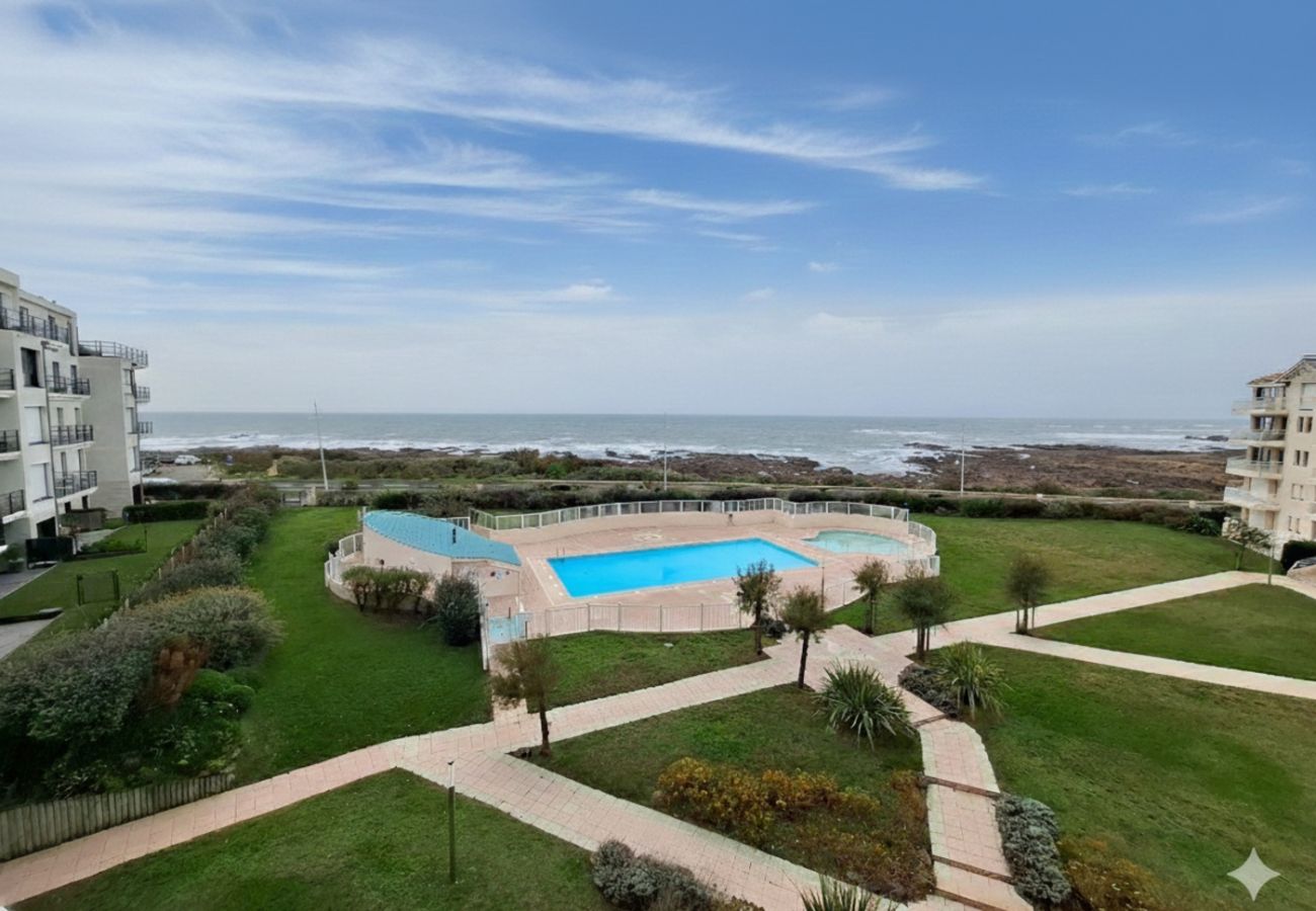Studio in Les Sables-d´Olonne - 🌊 Studio lumineux avec vue mer & piscine 