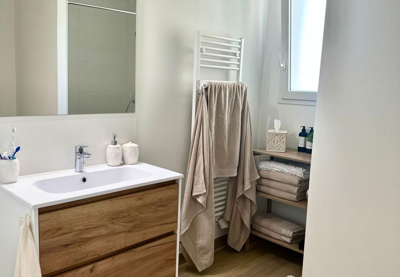 House in Le Bernard - La Villa Bohème 4⭐| Piscine chauffée & Pétanque | Proche O'Gliss