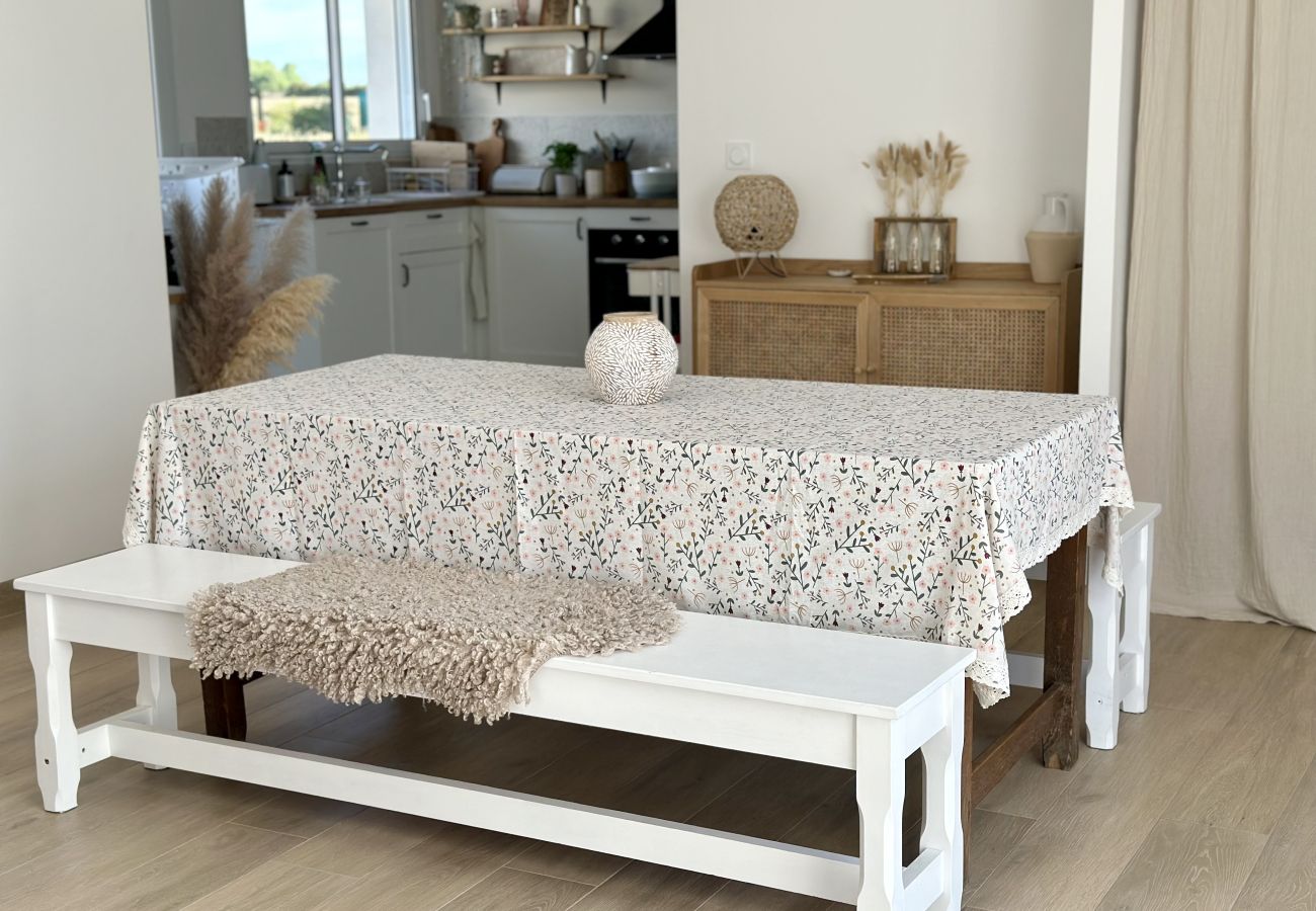 House in Le Bernard - La Villa Bohème 4⭐| Piscine chauffée & Pétanque | Proche O'Gliss