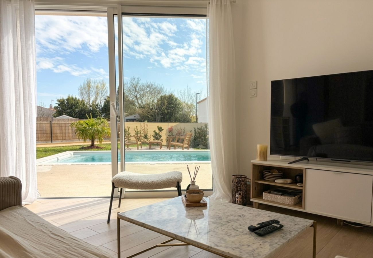 House in Le Bernard - La Villa Bohème 4⭐| Piscine chauffée & Pétanque | Proche O'Gliss