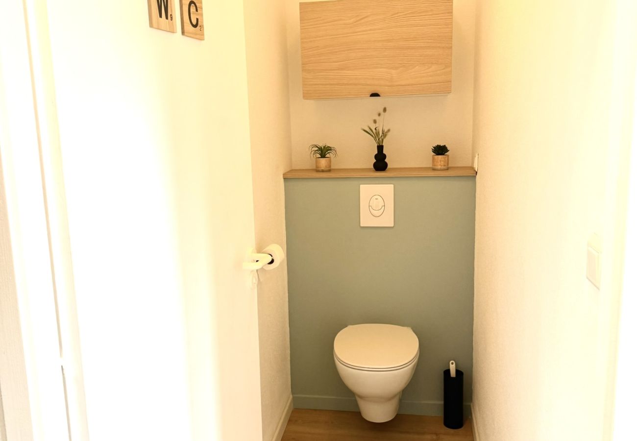 Terraced House in Talmont-Saint-Hilaire - L’Air Marin – Évasion & Détente à 500 m de l’Océan, Piscines & Loisirs 🌊