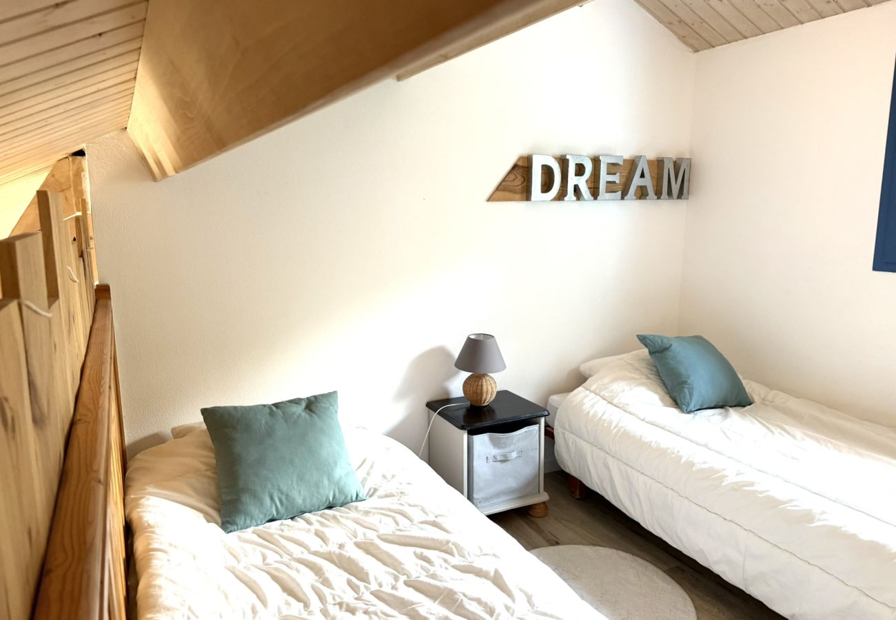 Terraced House in Talmont-Saint-Hilaire - L’Air Marin – Évasion & Détente à 500 m de l’Océan, Piscines & Loisirs 🌊