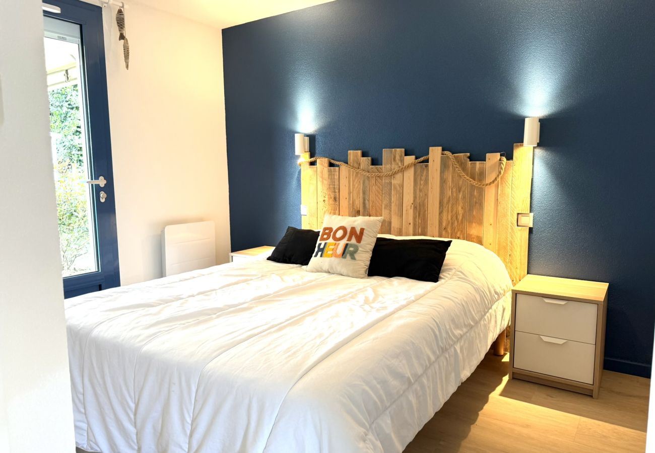 Terraced House in Talmont-Saint-Hilaire - L’Air Marin – Évasion & Détente à 500 m de l’Océan, Piscines & Loisirs 🌊