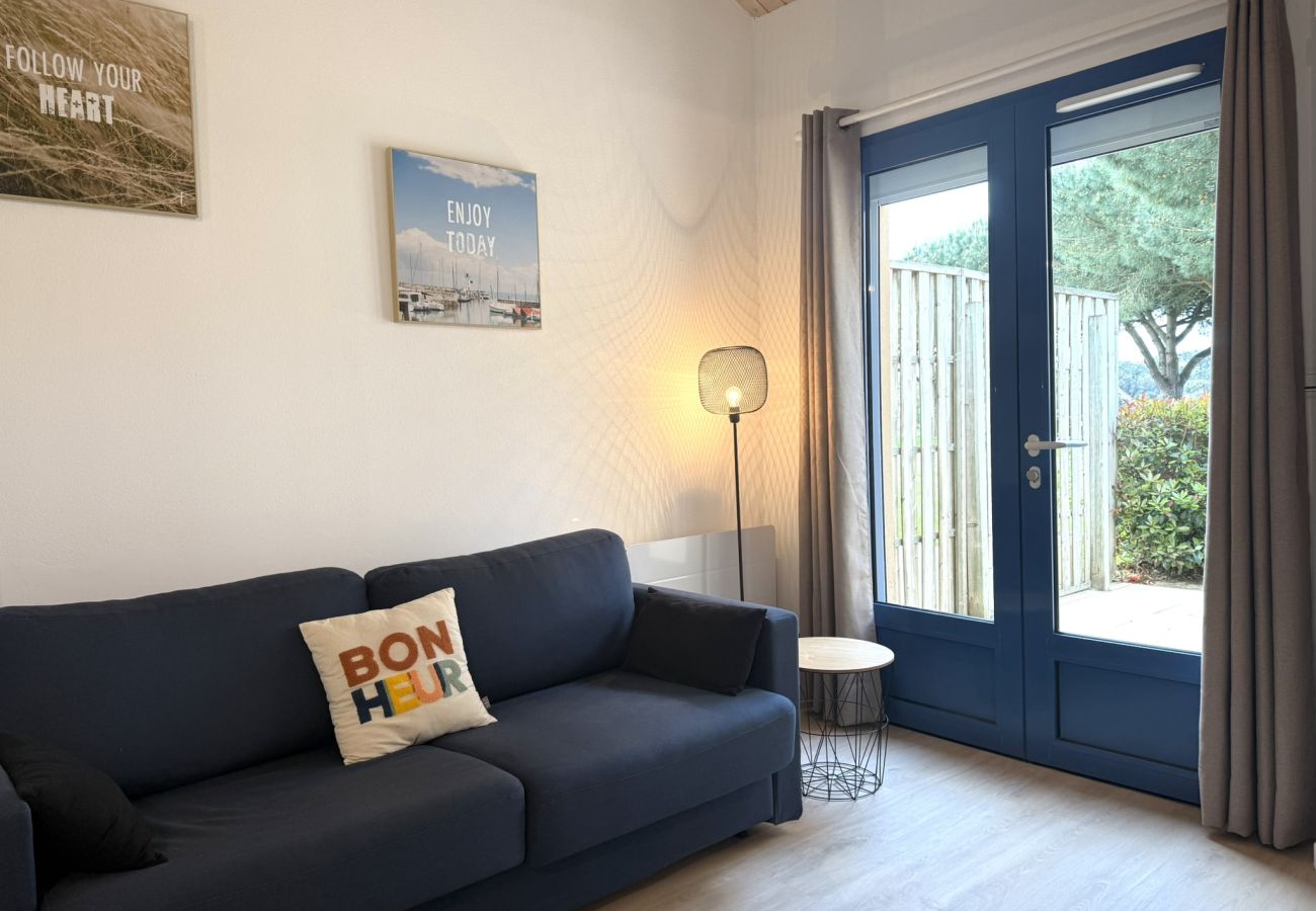 Terraced House in Talmont-Saint-Hilaire - L’Air Marin – Évasion & Détente à 500 m de l’Océan, Piscines & Loisirs 🌊