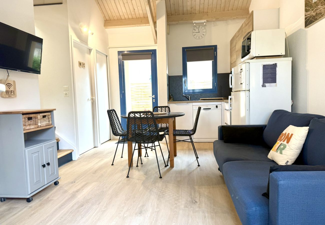 Terraced House in Talmont-Saint-Hilaire - L’Air Marin – Évasion & Détente à 500 m de l’Océan, Piscines & Loisirs 🌊