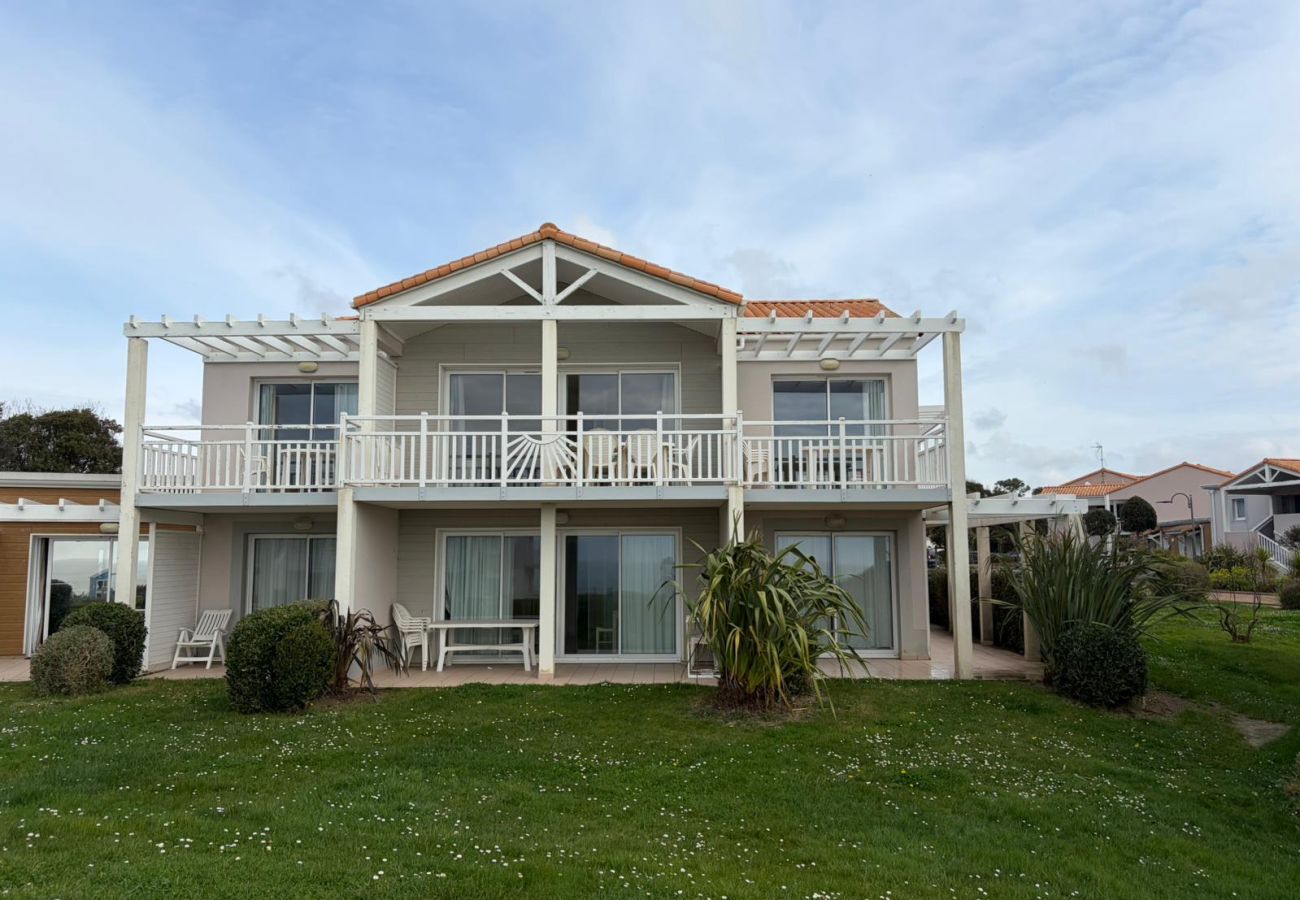 Apartment in Les Sables-d´Olonne - ✨Vue Mer, Piscine & Calme – 150m Océan – Parking