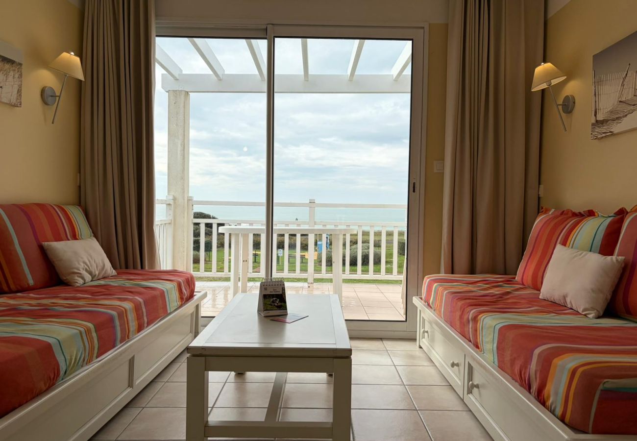 Apartment in Les Sables-d´Olonne - ✨Vue Mer, Piscine & Calme – 150m Océan – Parking