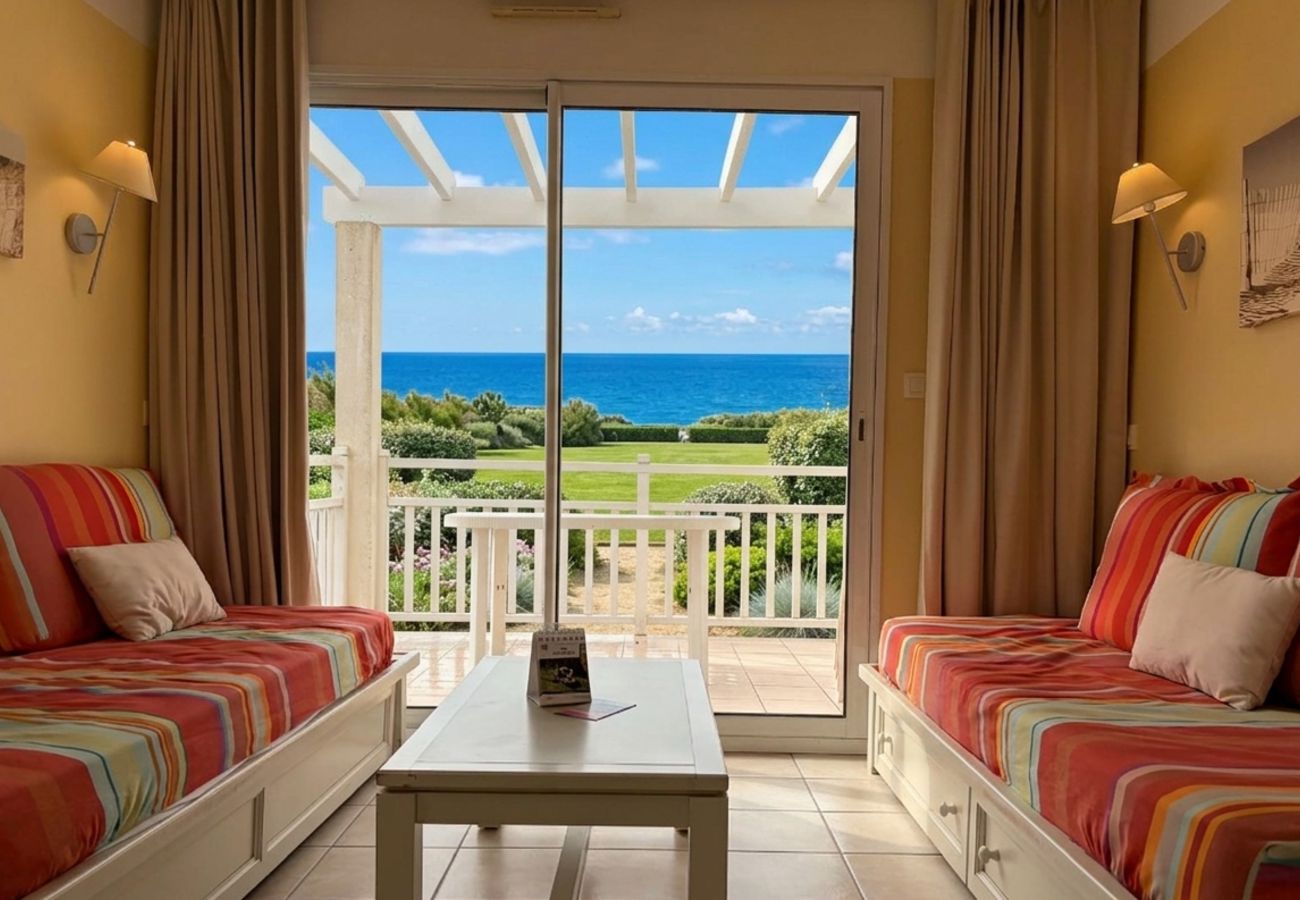 Apartment in Les Sables-d´Olonne - ✨Vue Mer, Piscine & Calme – 150m Océan – Parking