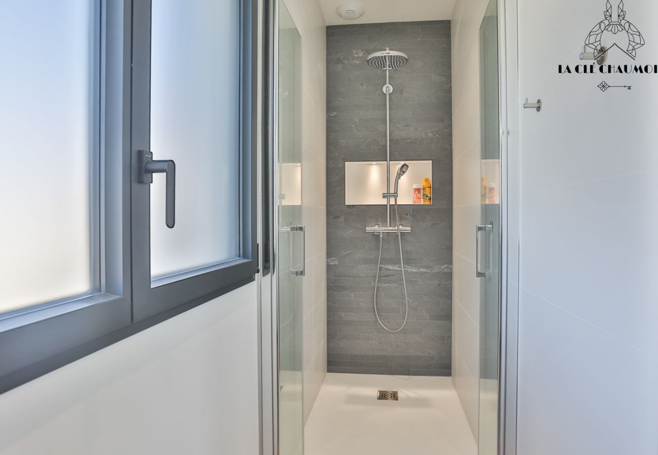 House in Talmont-Saint-Hilaire - La Villa Pop I Talmont I 12 pers I Piscine & Pétanque