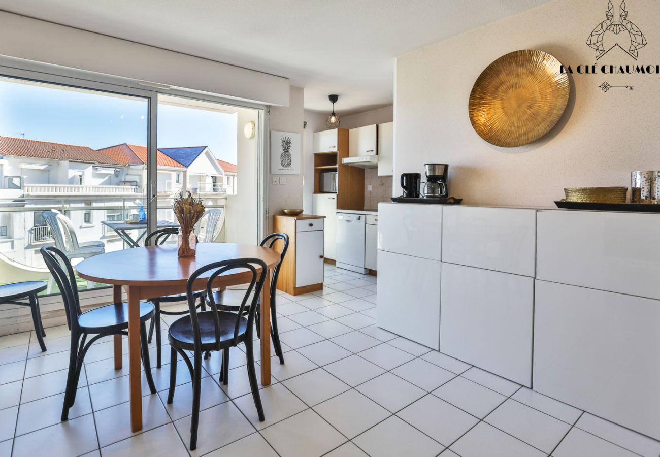 Apartment in Les Sables-d´Olonne - Soleil Levant ☀️ – Plage à 150m, balcon, quartier des Présidents