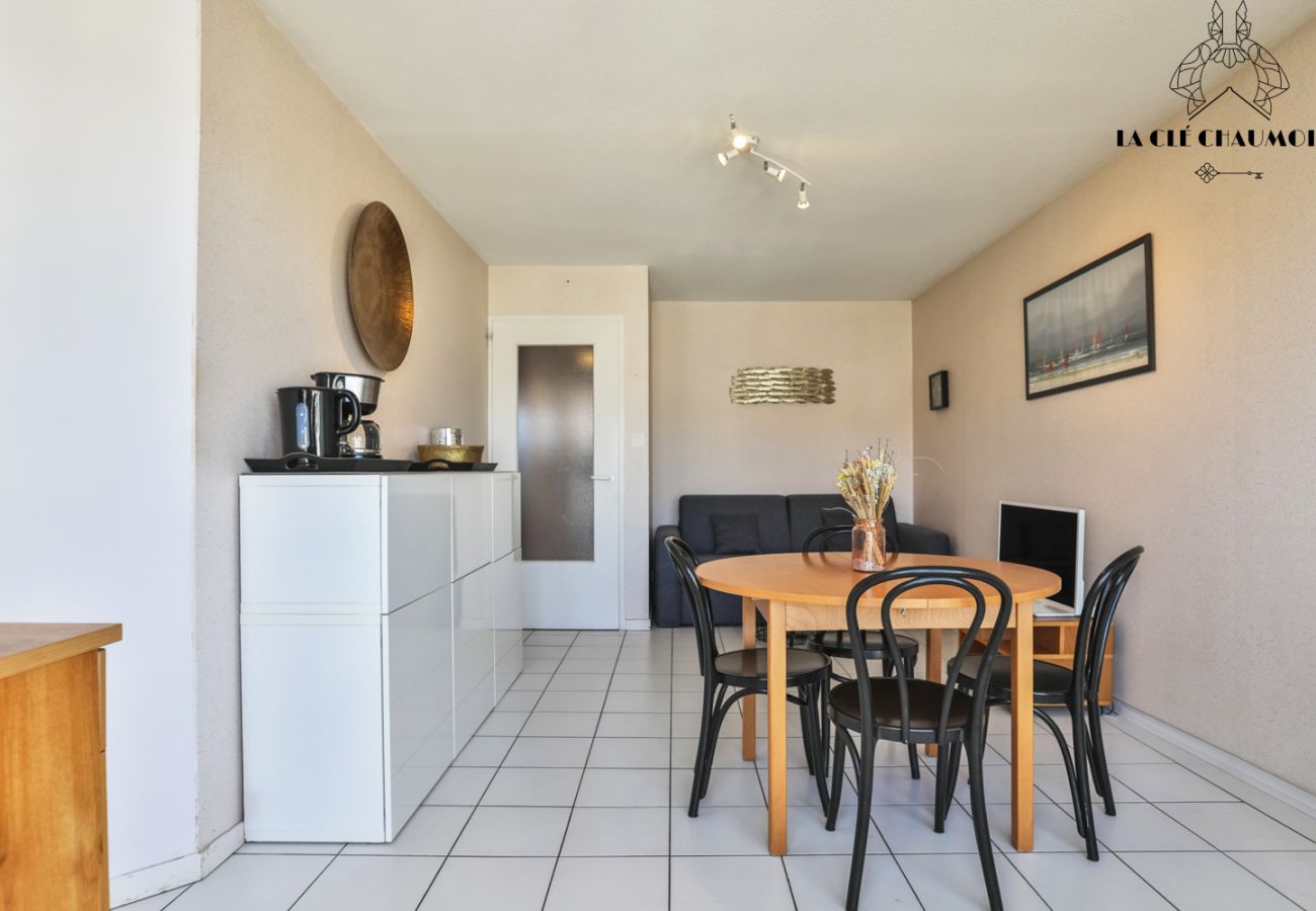 Apartment in Les Sables-d´Olonne - Soleil Levant ☀️ – Plage à 150m, balcon, quartier des Présidents