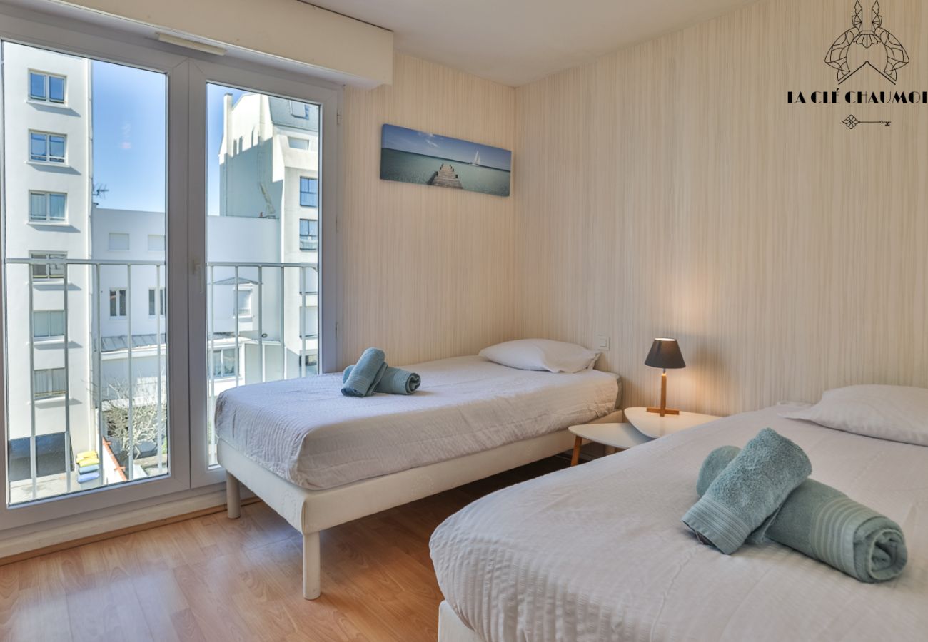 Apartment in Les Sables-d´Olonne - Soleil Levant ☀️ – Plage à 150m, balcon, quartier des Présidents