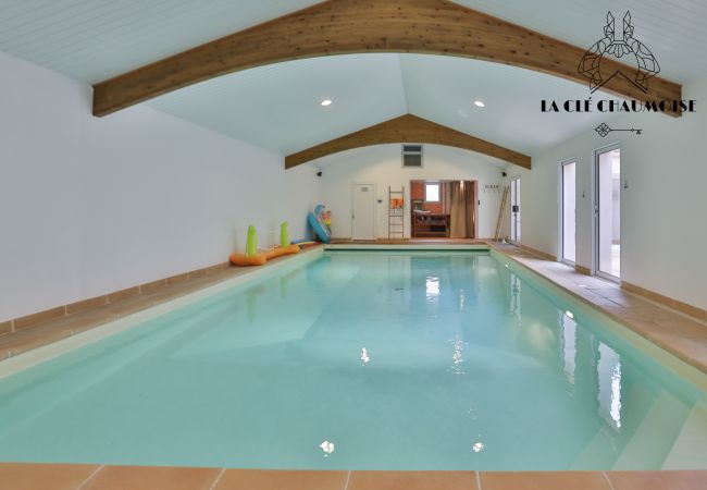 Villa in Jard-sur-Mer - Villa O'Jard - Piscine intérieure - Prox Plage