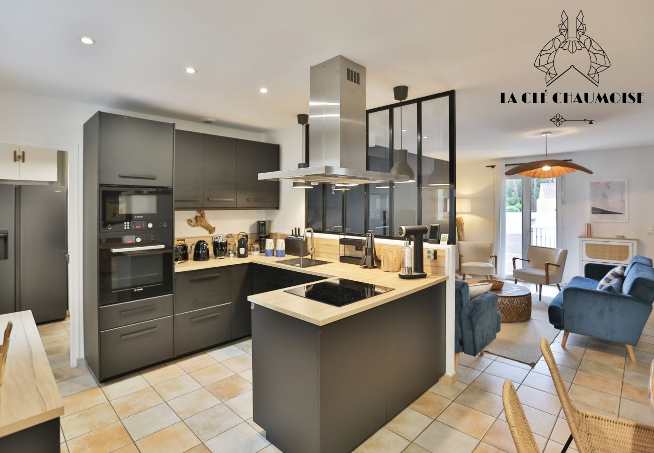 Villa in Jard-sur-Mer - Villa O'Jard - Piscine intérieure - Prox Plage