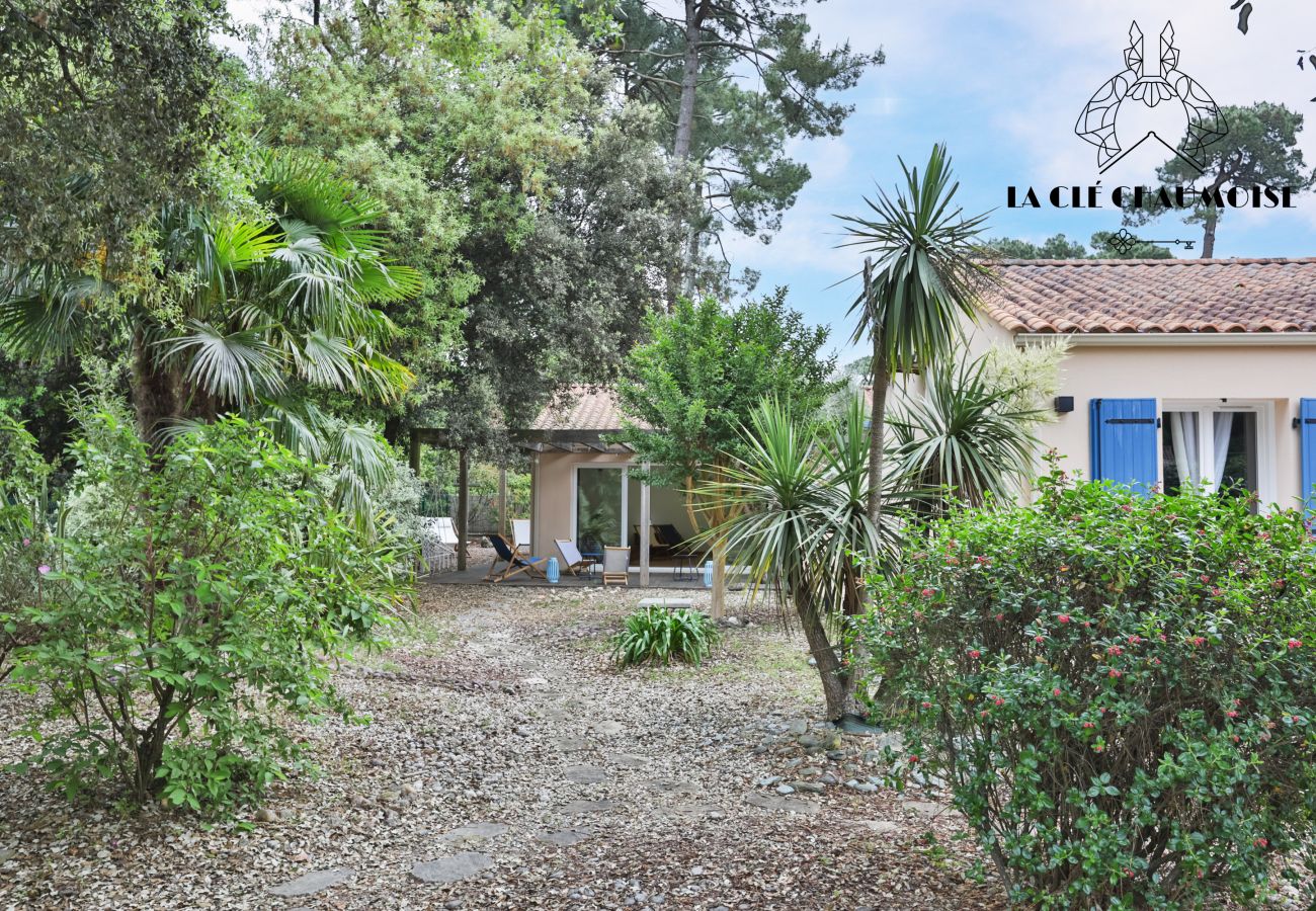 Villa in Jard-sur-Mer - Villa O'Jard - Piscine intérieure - Prox Plage