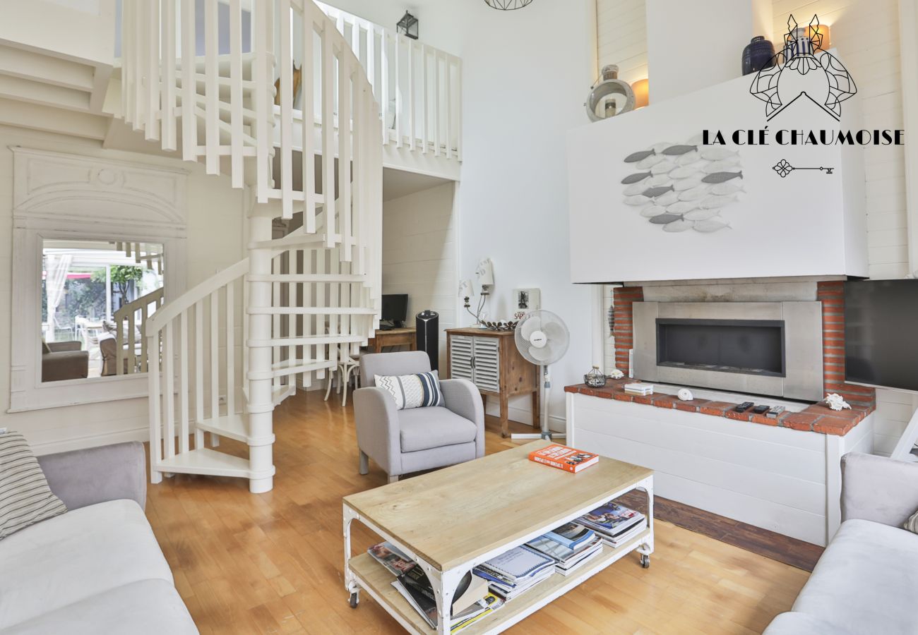 House in Les Sables-d´Olonne - Chaumette - Maison avec patio I Garage à vélo I 5 min de la mer à La Chaume