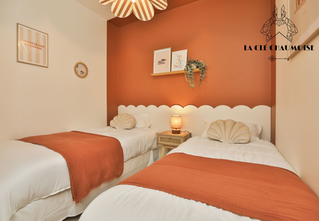 House in Les Sables-d´Olonne - 🌱 L’Escale Chaumoise ⚓ : Charme, Terrasse Cosy & Confort à La Chaume