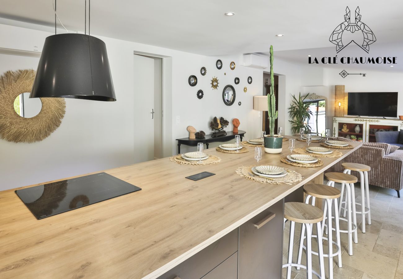 Villa in Les Sables-d´Olonne - La Cachette des Vagues 🌿 Villa avec Piscine & Spa - 10 Pers