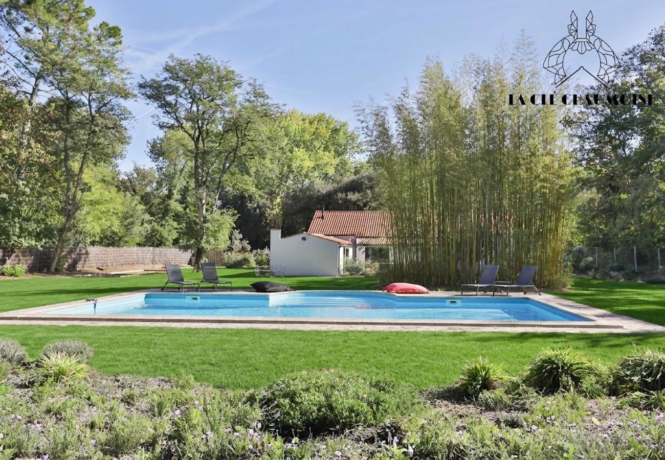 Villa in Les Sables-d´Olonne - La Cachette des Vagues 🌿 Villa avec Piscine & Spa - 10 Pers