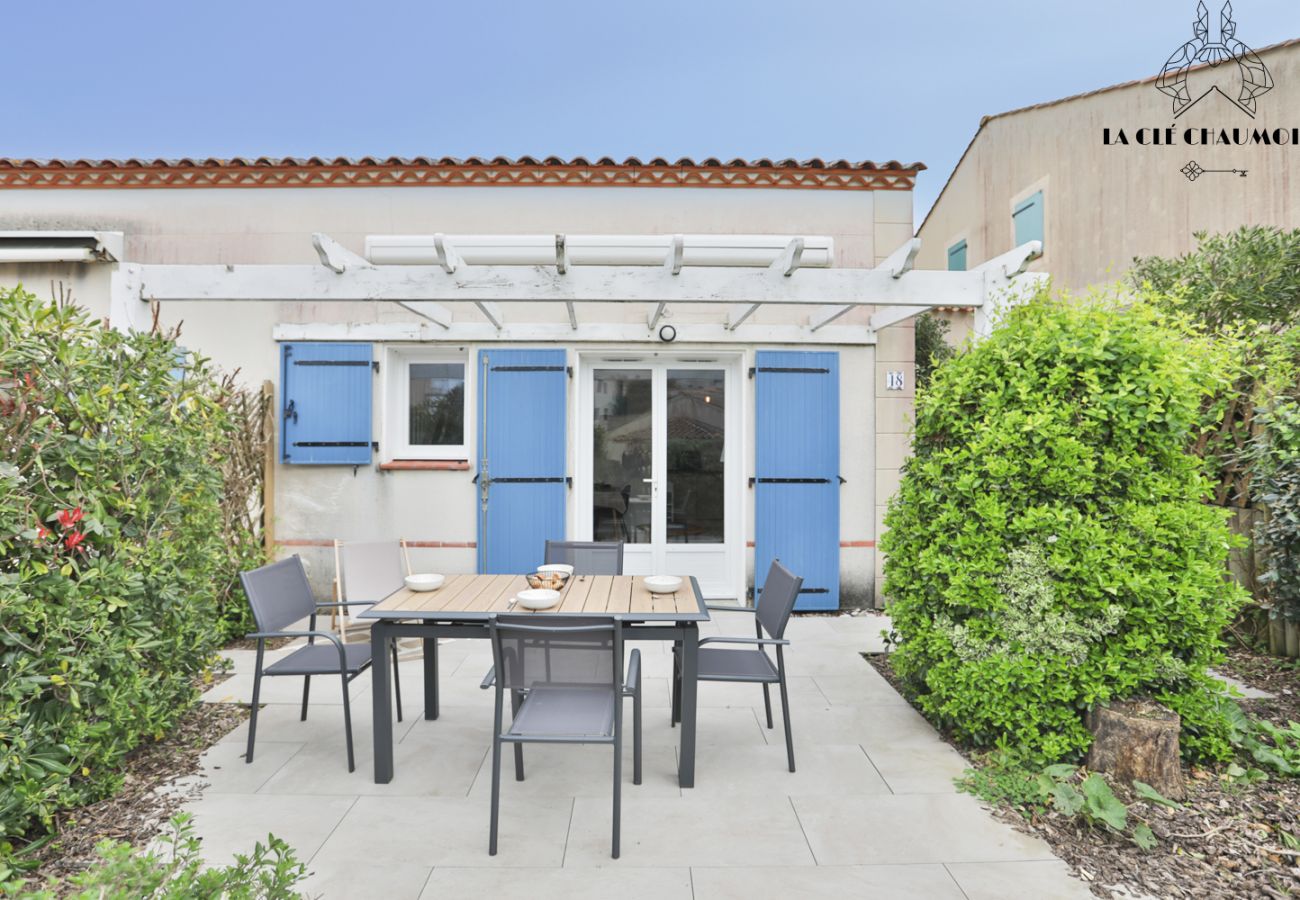 Maison à Les Sables-d´Olonne - Maison paisible avec jardin et piscine – Esprit vacances