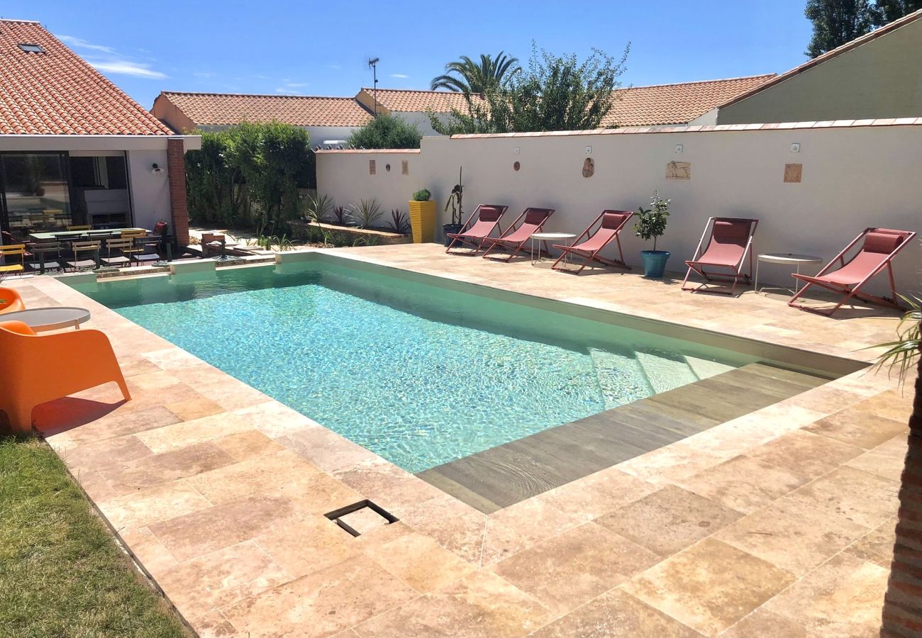 Villa à Les Sables-d´Olonne - Villa Des Plages- Piscine et spa privatifs-14pers