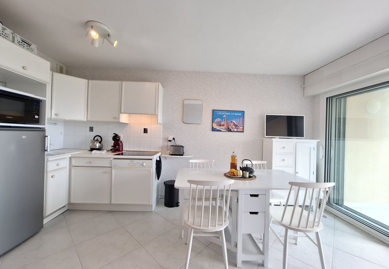 Appartement à Les Sables-d´Olonne - 🌊 Studio lumineux avec vue mer & piscine 