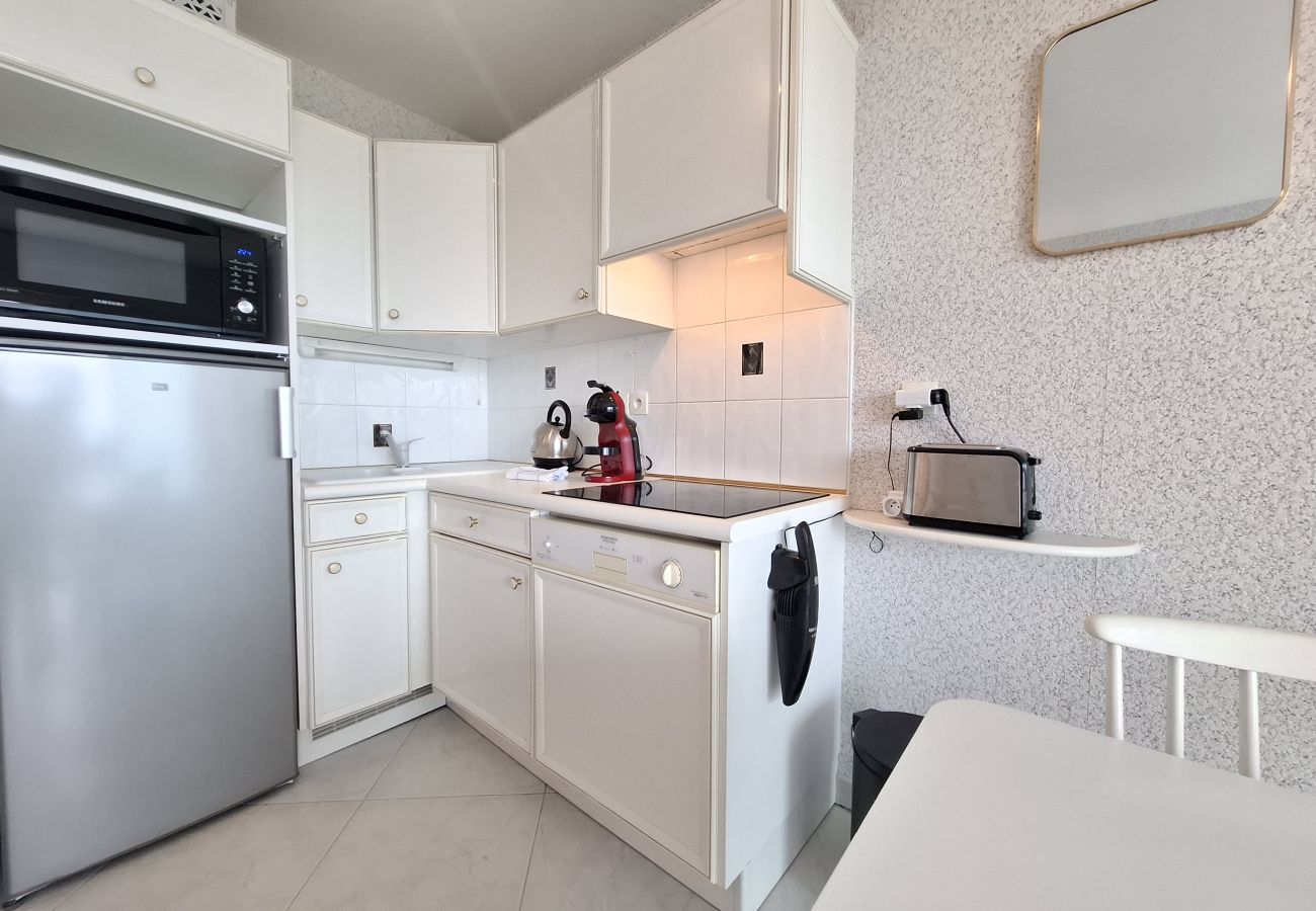 Appartement à Les Sables-d´Olonne - 🌊 Studio lumineux avec vue mer & piscine 