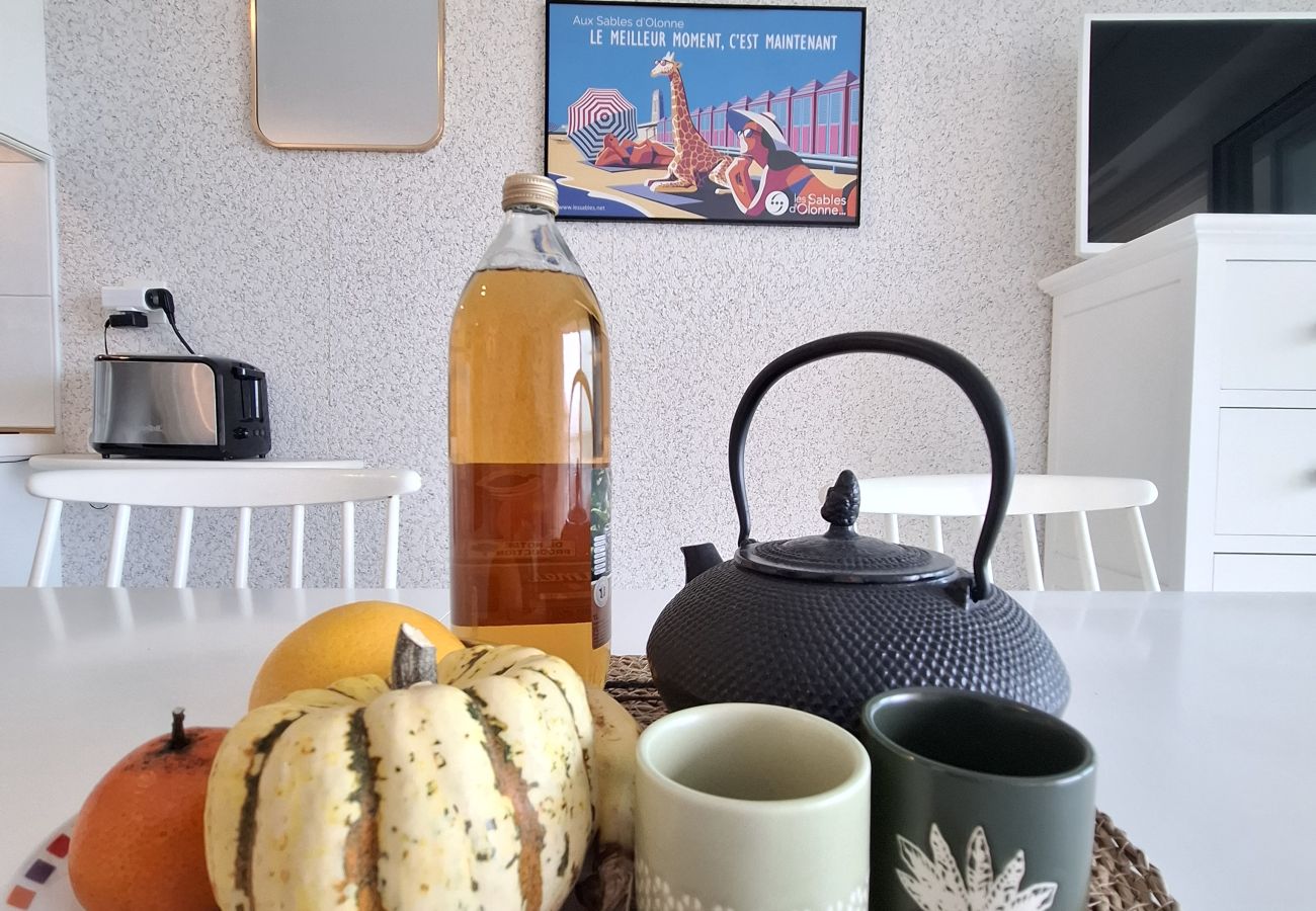 Appartement à Les Sables-d´Olonne - 🌊 Studio lumineux avec vue mer & piscine 