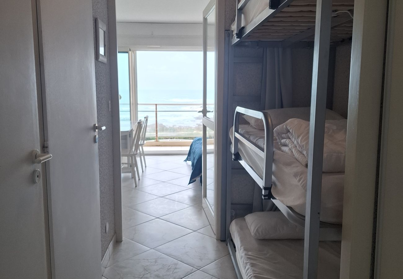 Appartement à Les Sables-d´Olonne - 🌊 Studio lumineux avec vue mer & piscine 