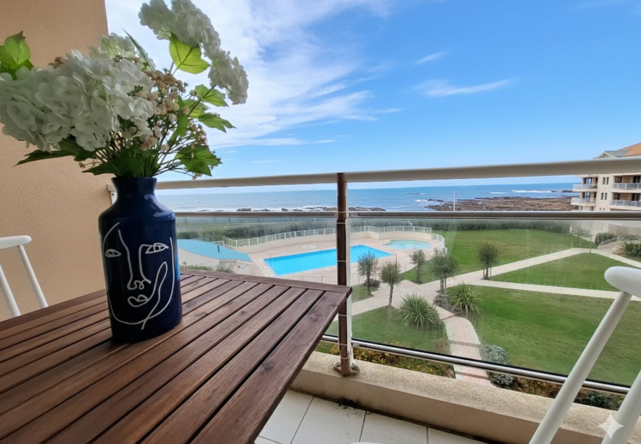 Studio à Les Sables-d´Olonne - 🌊 Studio lumineux avec vue mer & piscine 