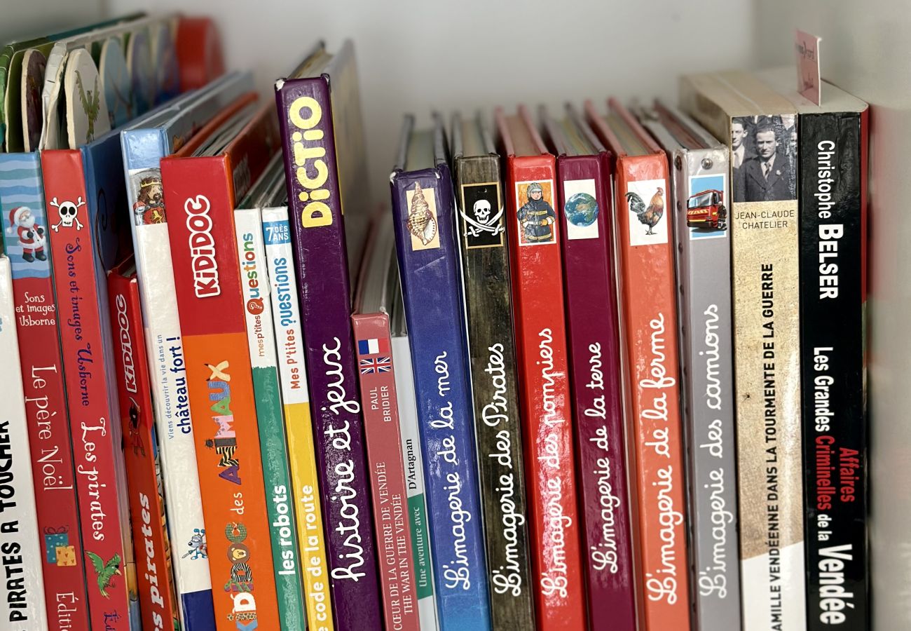 Maison à Le Bernard - La Villa Bohème 4⭐| Piscine chauffée & Pétanque | Proche O'Gliss