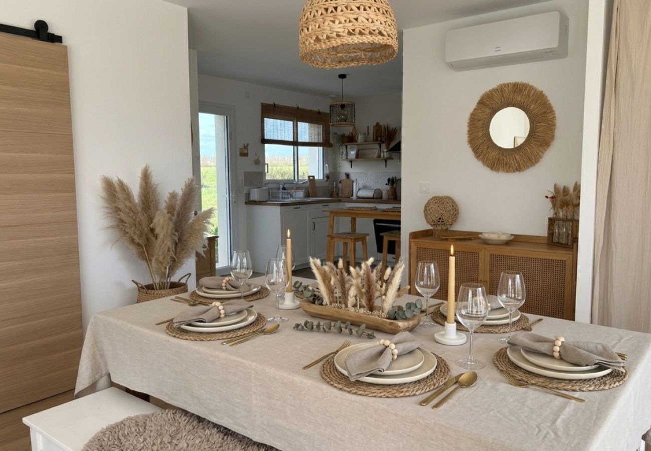 Maison à Le Bernard - La Villa Bohème 4⭐| Piscine chauffée & Pétanque | Proche O'Gliss