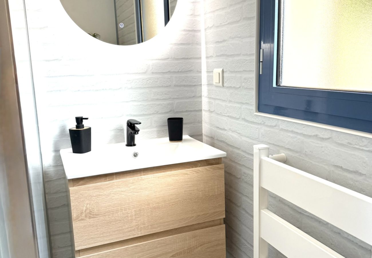 Maison mitoyenne à Talmont-Saint-Hilaire - L’Air Marin – Évasion & Détente à 500 m de l’Océan, Piscines & Loisirs 🌊